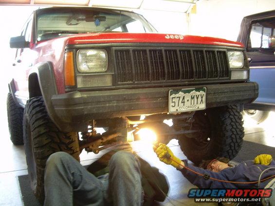front-hitch-install-112506-009.jpg i'll get a finished product shot soon