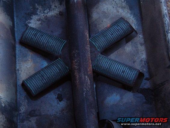 06hi.jpg Same setting as the PREVious 2 pics, but no flash.