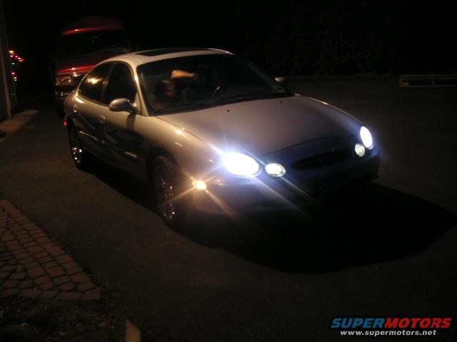 1999 Ford Taurus photo