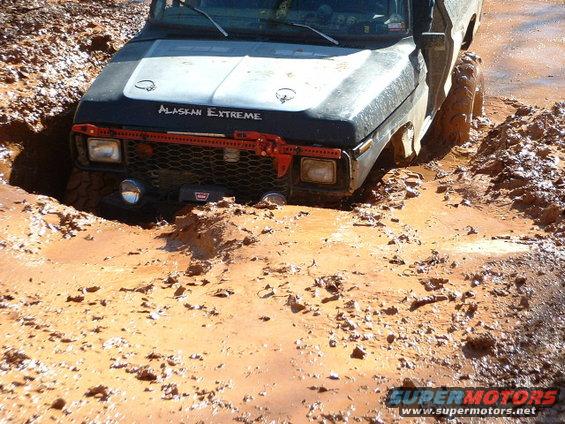 dscf0028.jpg 78hdbronco trying his hand at the mud.