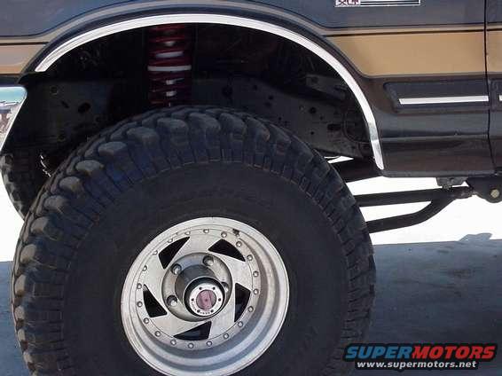1988 Ford Bronco front wheel, suspension, and fender flare