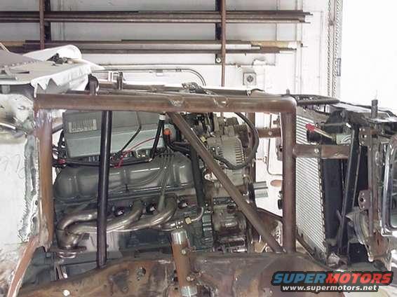 bronco_front_engine_cage_pass_view.jpg 