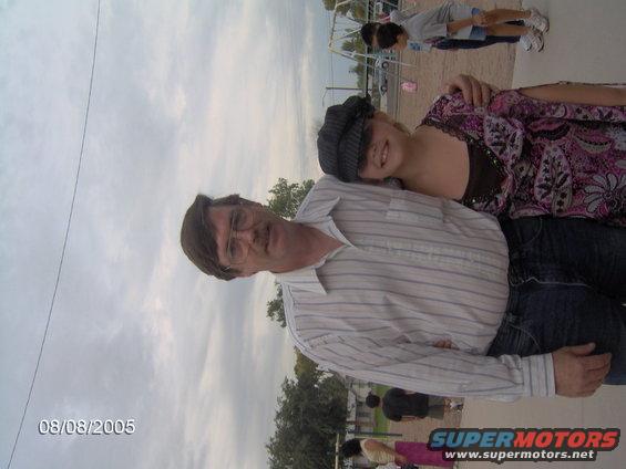 im000142.jpg The boss and her muscle....