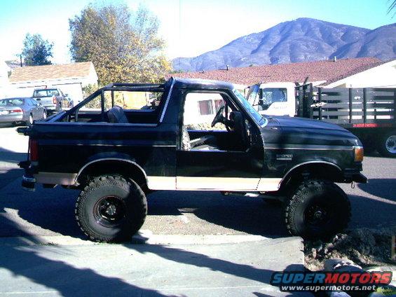 1989 Ford Bronco, side view, removable top section open