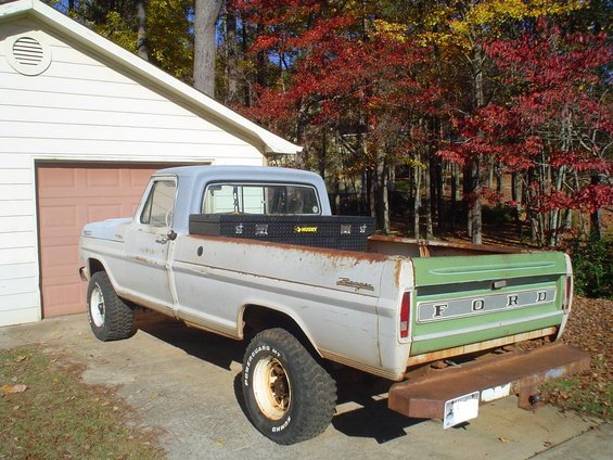 1967 Ford F-250 rear view, green tailgate with white lettering