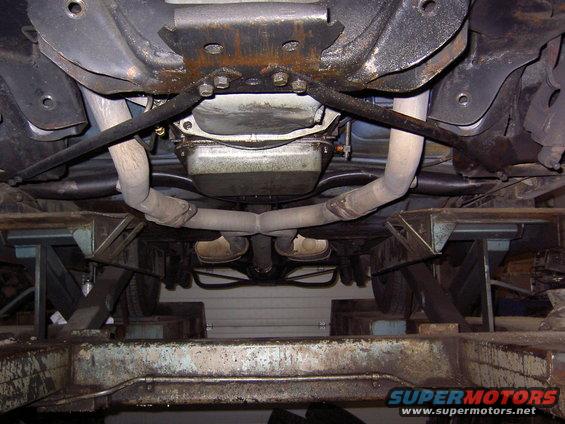 exhaust-pic1.jpg Eric's  excellent exhaust work