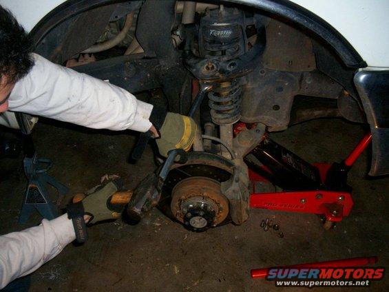 100_0474.jpg pickle forking upper bj from upper control arm