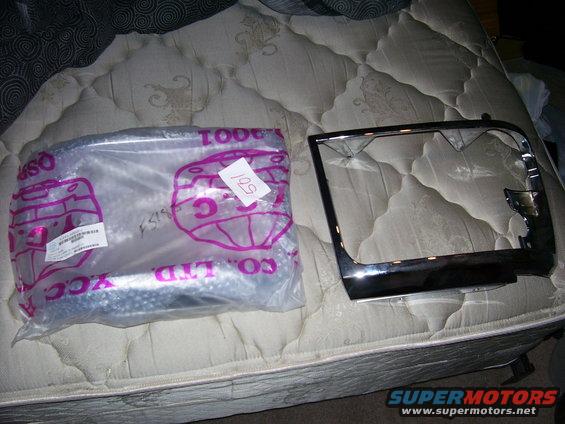 picture-114.jpg Light doors for 1996 Ford Bronco(Chrome)