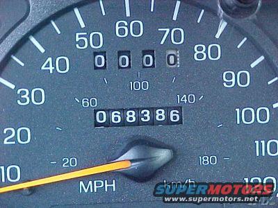 Car odometer showing 068386 miles and 00000 trip meter