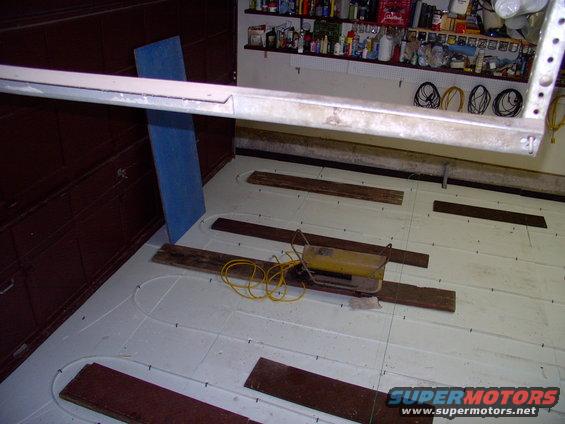 img_0031.jpg The staples just push into the styrofoam, quite easily with thumb pressure and seem to keep the hose in place firmly, with no kinks and nice easy, slow corners.