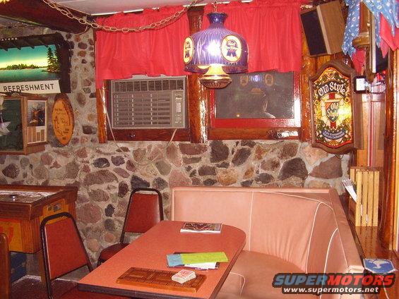 p8180054.jpg The sitting area in the bar of the resort.