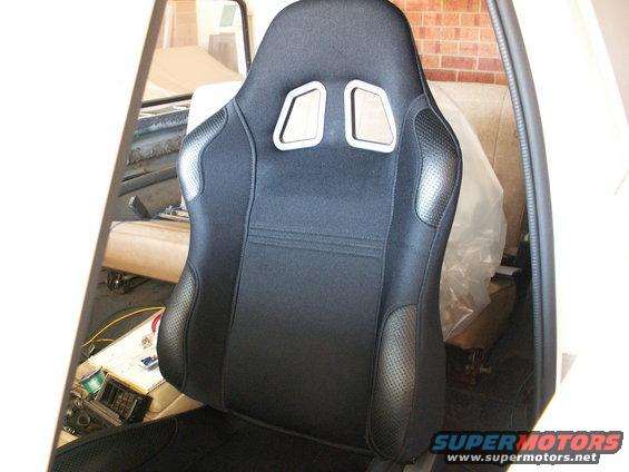 new sports bucket seats....gotta luv Ebay for a bargain....now for the red 4 point harnesses