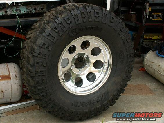 37 inch Pro Comp X-Terrain mounted up on the ProComp 17x9 alloys