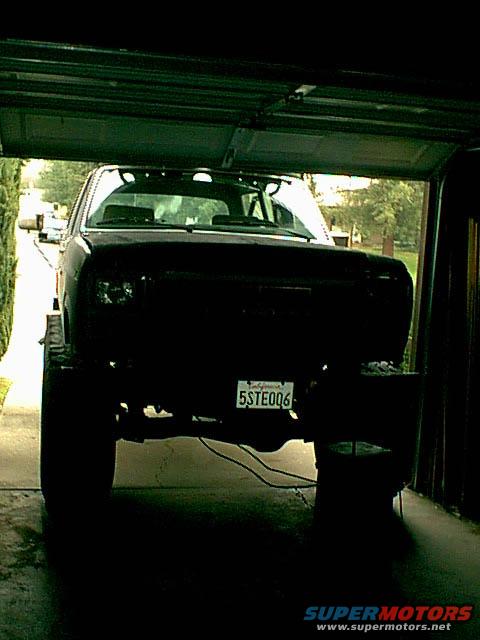bronco-garag3.jpg this is why i need a 15' garage door