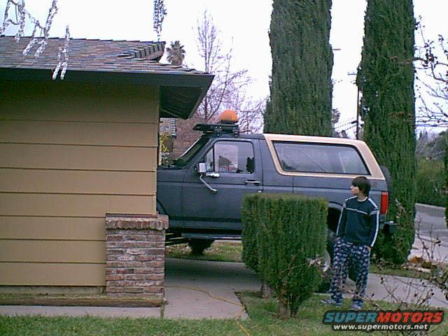 bronco-garage2.jpg here is another side view