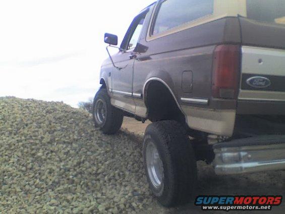 112506_1017.jpg more rock pile