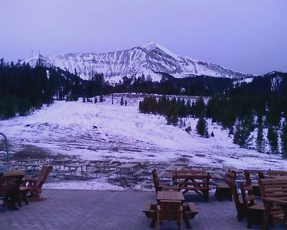 112006_14281.jpg Ski resort where we installed 7 32" LCD TVs with built-in DVD players.