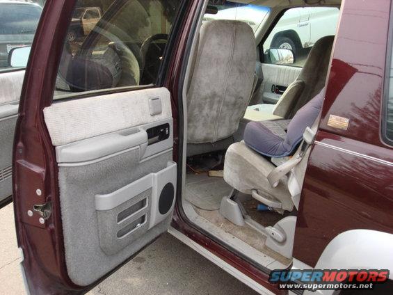 dsc00045.jpg here is the send row of seats. it alittle dirty inside but in great shape.