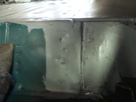 dsc07739.jpg Behind the drivers seat