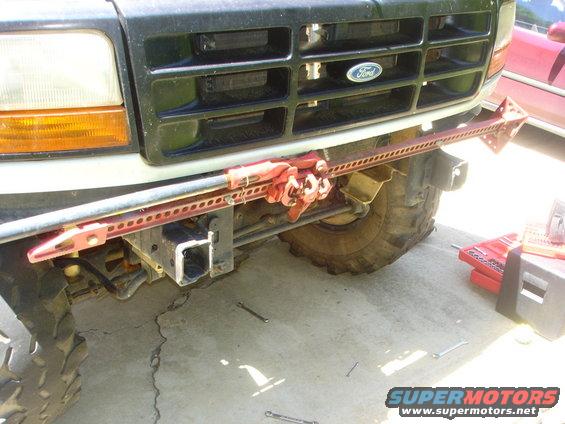 dsc09326.jpg Pic of front 'bumper' close up.  The sway bar was removed right after this picture was taken.