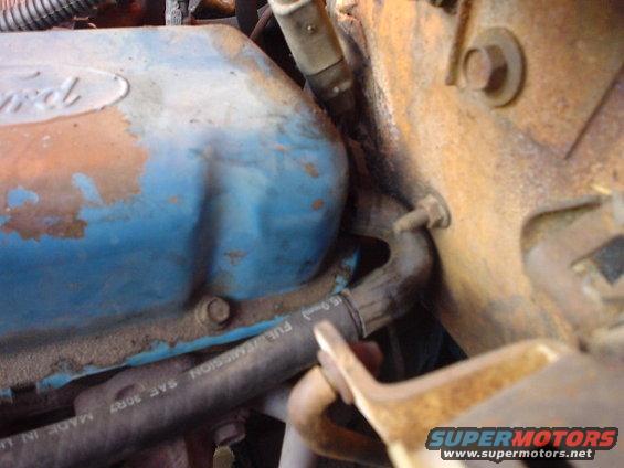Ford valve cover in engine bay