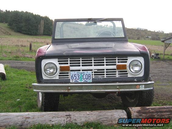 Front view of a 1968 Ford Bronco with an Oregon license plate