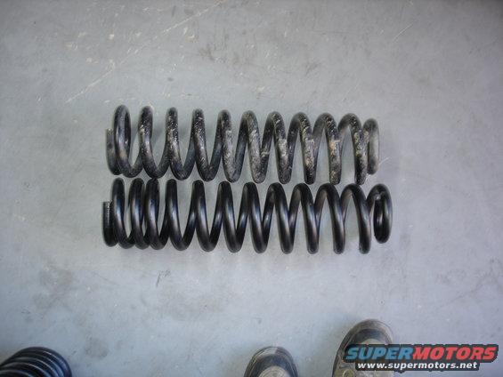 bronco-pics-001.jpg 
The superflex coils on the bottom are a progressive rate and about 1" longer than the 6" superlift coils on top. The bronco sit's about the same height with the both coils. 