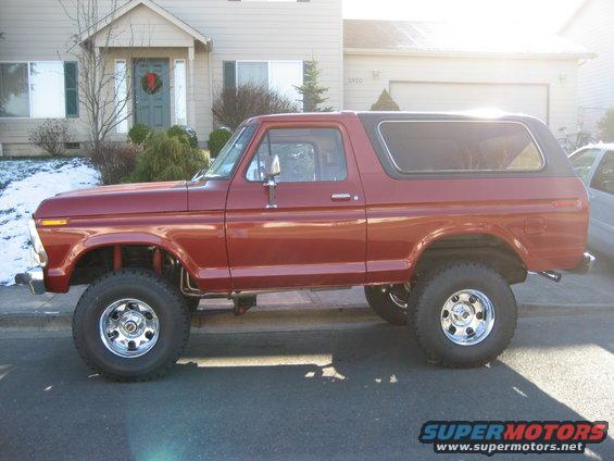 img_0380.jpg Old wheels and tires. 35 12.50X16.50 BFG All-Terrains and Centerline Chrome forged Wilderness Trackers