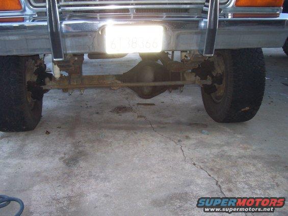 100_2387.jpg front axle. Dana 60 High Pinion axle