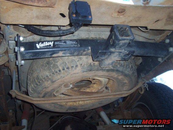 Class 3 reciever hitch and spare tire. Notice 7-pin RV plug and 4-pin plug