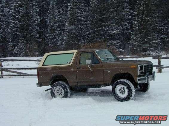 This is what a rough country 2.5" lift looks like on an '80 full size Bronco. I think it's a little taller than that.