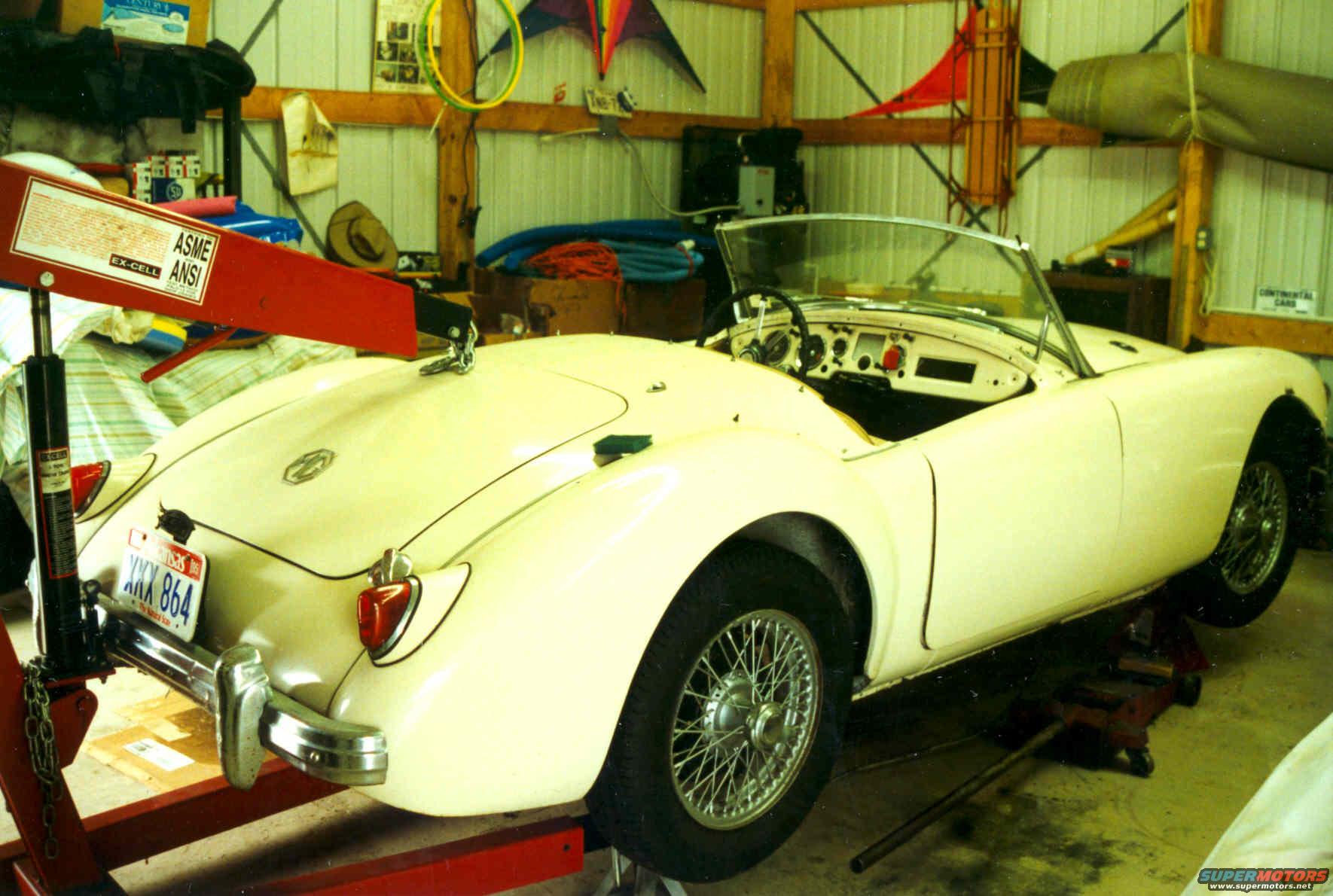 MG MGA