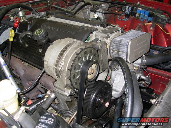 Engine bay with CORVETTE valve cover and alternator