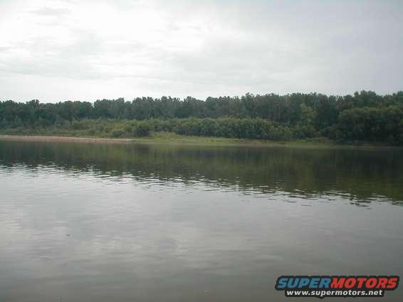 river17.jpg well it is as ready to wheel as it gets until i get the D60s so i went to the river boat ramp with a friend...