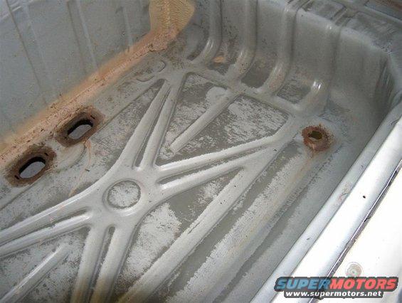 hpim3594-(large).jpg Trunk