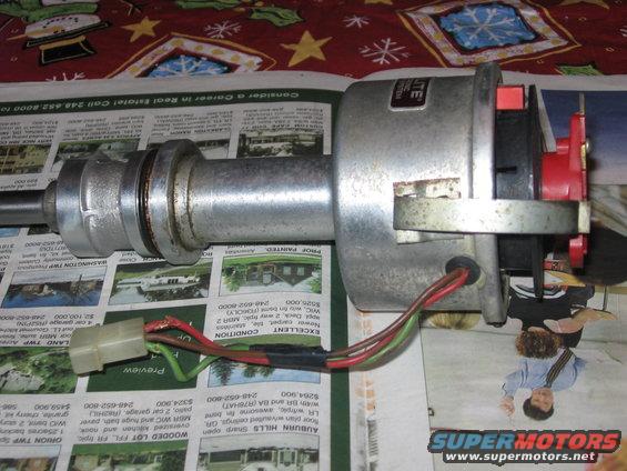 disty-004.jpg Mallory Unilite Distributor
side shot with cap off
Feb. '07