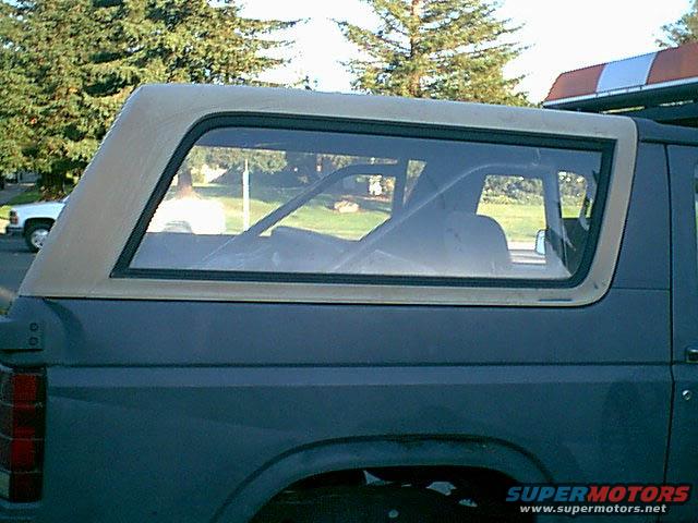 broncotopnotint.jpg well the tinting was real bad so i removed it. here is the pass side.