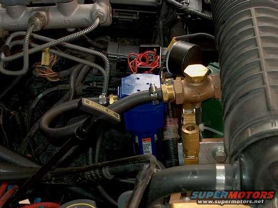 im000016.jpg Passenger side view of air manifold.