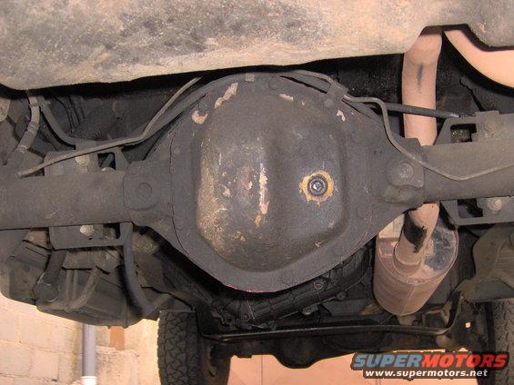 im000305.jpg Axle casing