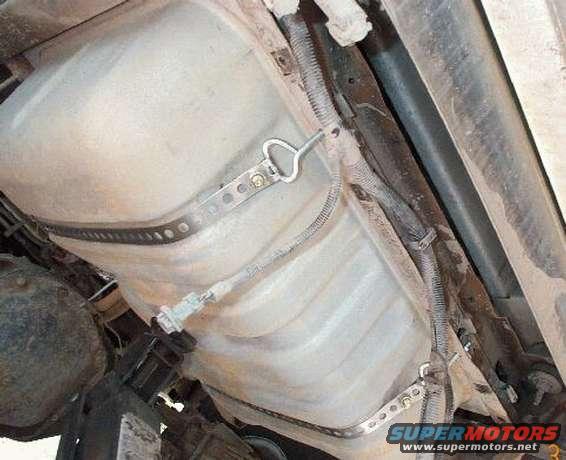 tankstraps.jpg Keith Lawyer's Tank "suspended with straps rather than stock skidplate"