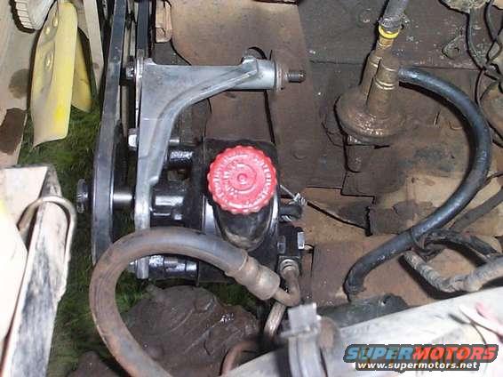 saginaw_hose_4.jpg Another mount on a 1982 4.9L Bronco.  This one has the HD case, notice how the high presure outlet was rotated and using the stock hose.  Stock V pully.