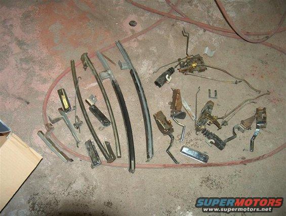 hpim3676-(medium).jpg Door contents