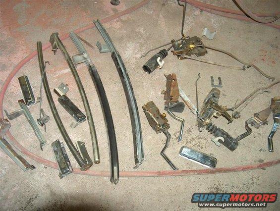 hpim3677-(medium).jpg Door contents