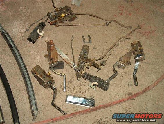hpim3678-(medium).jpg Door contents