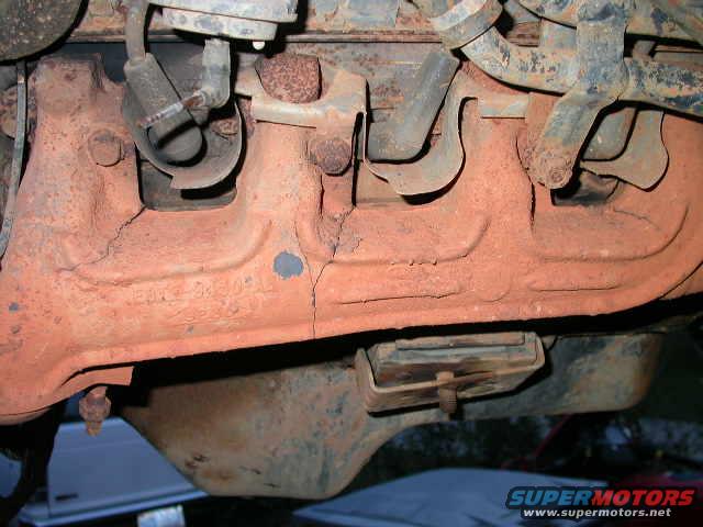 dscn5371.jpg This busted exhaust manifold might account for some of the awful noises under my hood.