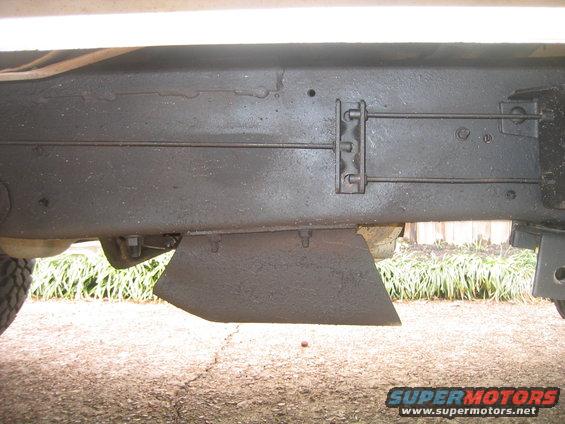 img_0181.jpg frame rail and transfer case skid plate (after)