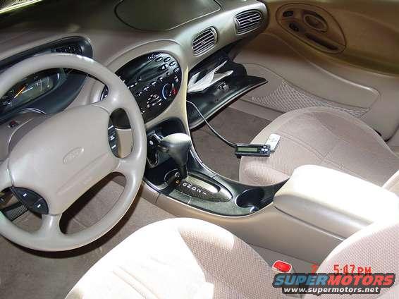 dsc00602.jpg Same pic of dash, but with my Alpine 6-disk cd-changer pad and remote in the pic..