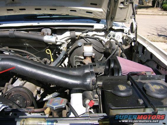 2007_0304kninstall0011.jpg engine compartment 3..