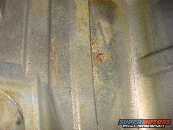 intank3.jpg inside tank drivers side.