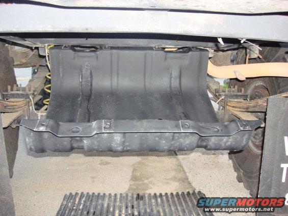 notank3.jpg now it is all going back together, i put 2 bolts on the back side of the gas tank to hold the skid plate.